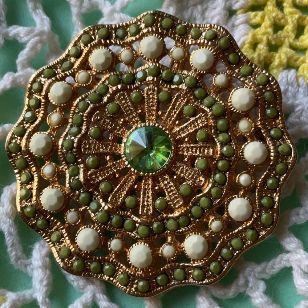 Green Statement Brooch - image 6